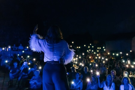 XOD-PRESS-Eva Boto – OBARVAJ SVET Z LJUBEZNIJO-21